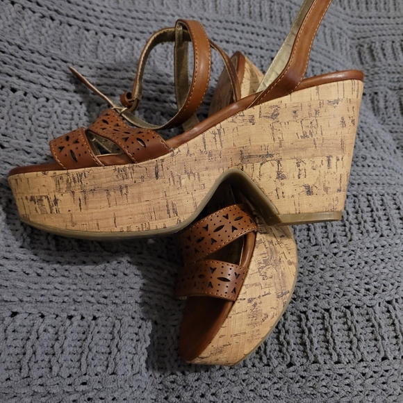 Pink & Pepper tan and brown pump sandals size 8.5 - Picture 8 of 13